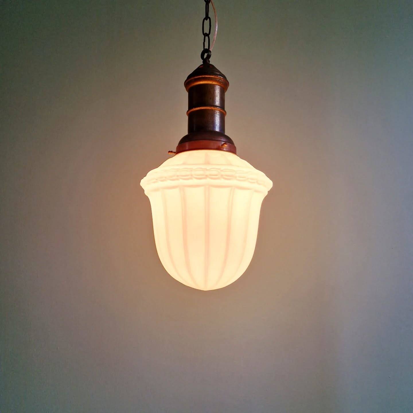 Art Deco suspension in pressed white glass, 1920s-30s.
