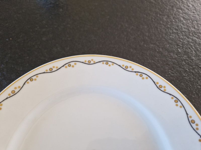 Charles Ahrenfeldt for Limoges porcelain - Illustrated by Jean Luce - Standing cut