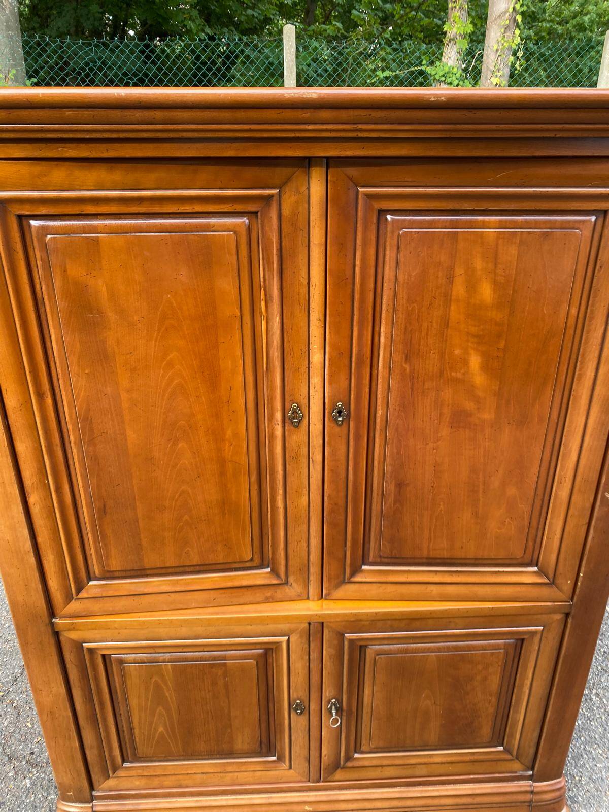 Armoire meuble tv bonnetière en merisier massif 80s