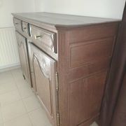 Buffet deux corps bas ancien en chêne massif sculpté à rosaces