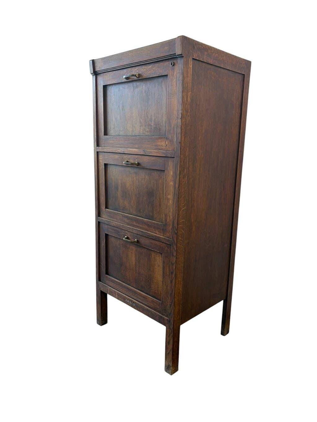Commode à tiroirs vintage en bois / armoire d'archives / armoire de notaire