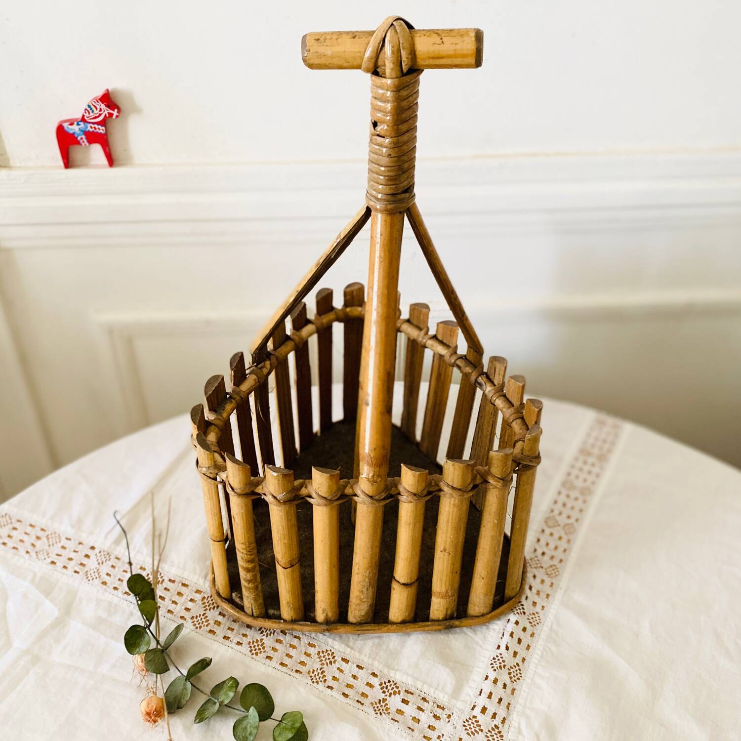 Bamboo rattan bottle holder