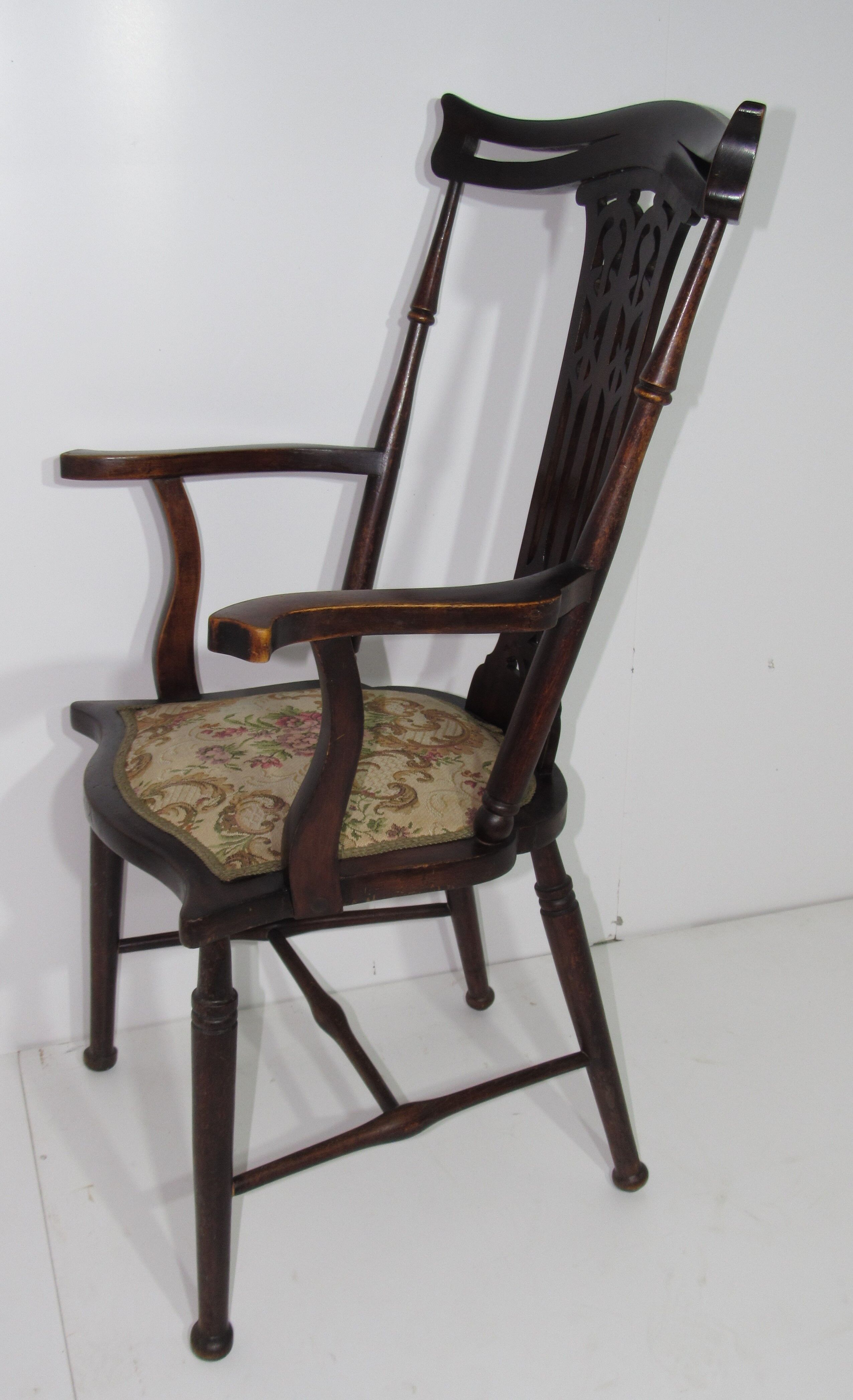 English-style armchair