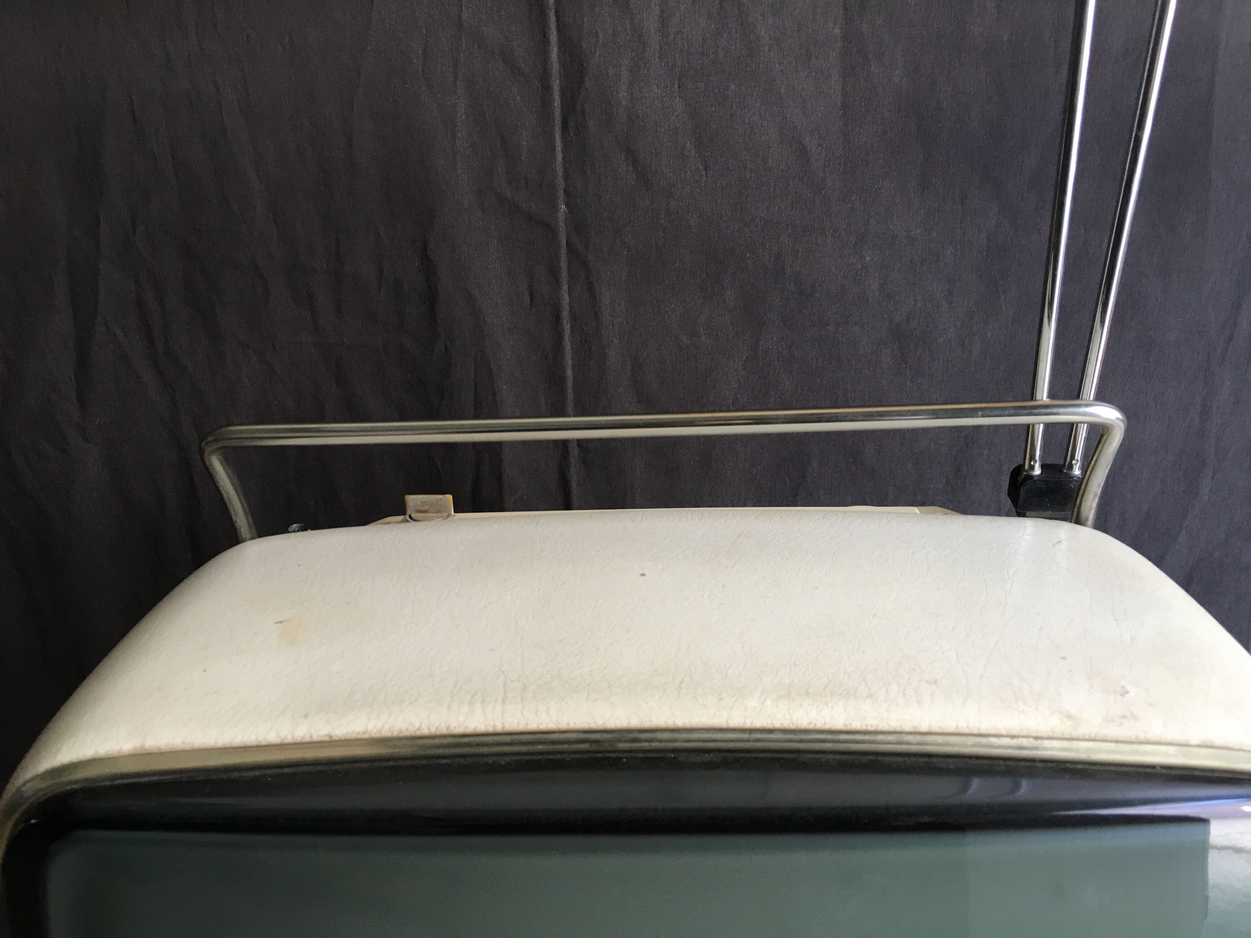 Television typical style "Space Age " 1970 Ribet-Desjardins, then Continental Edison label