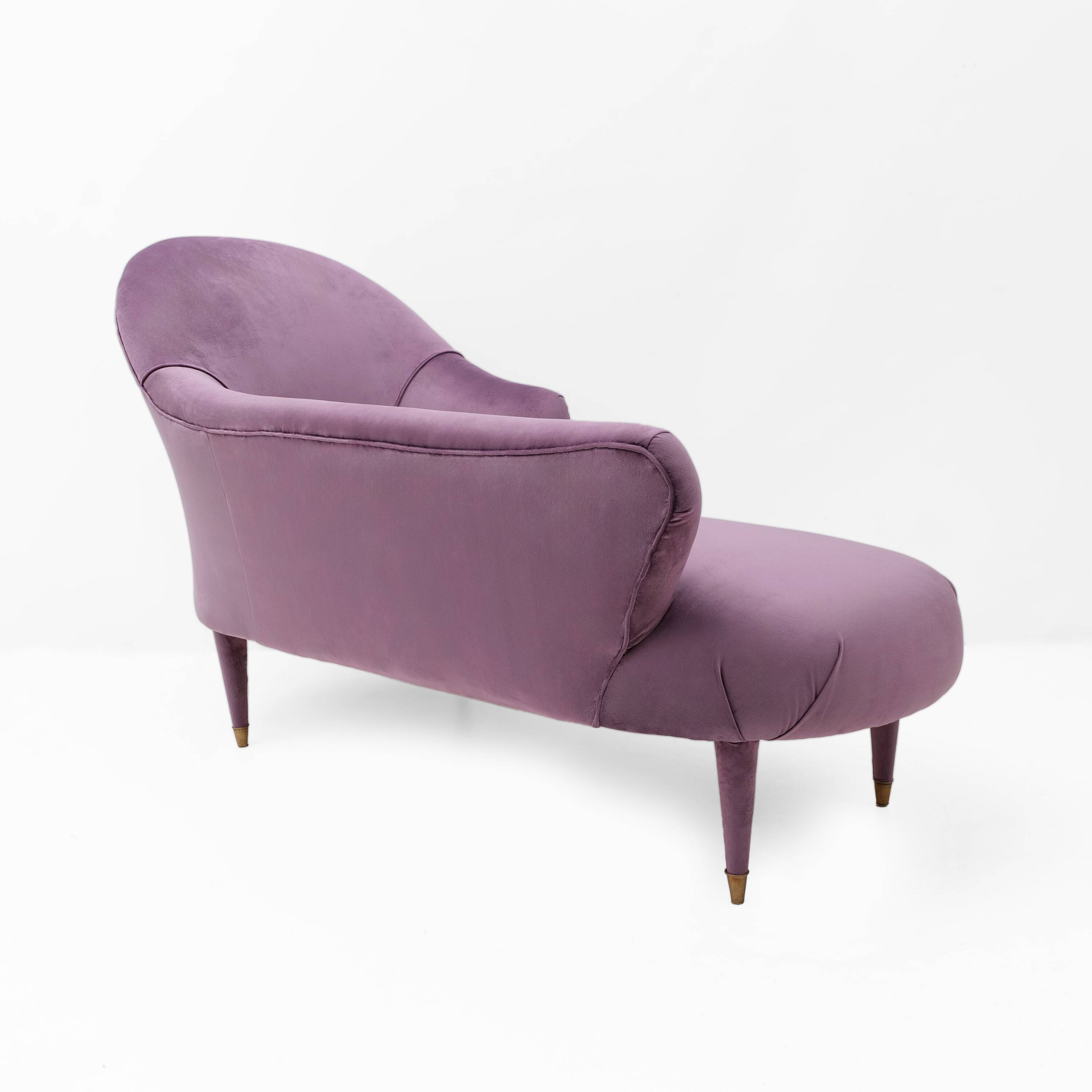 Italian Mid-Century Style Dormeuse in Mauve Velvet with Brass Feet