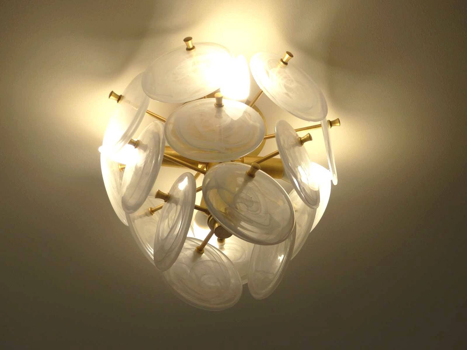 Lustre " Loire " doré et verre strié blanc par Aerin Lauder