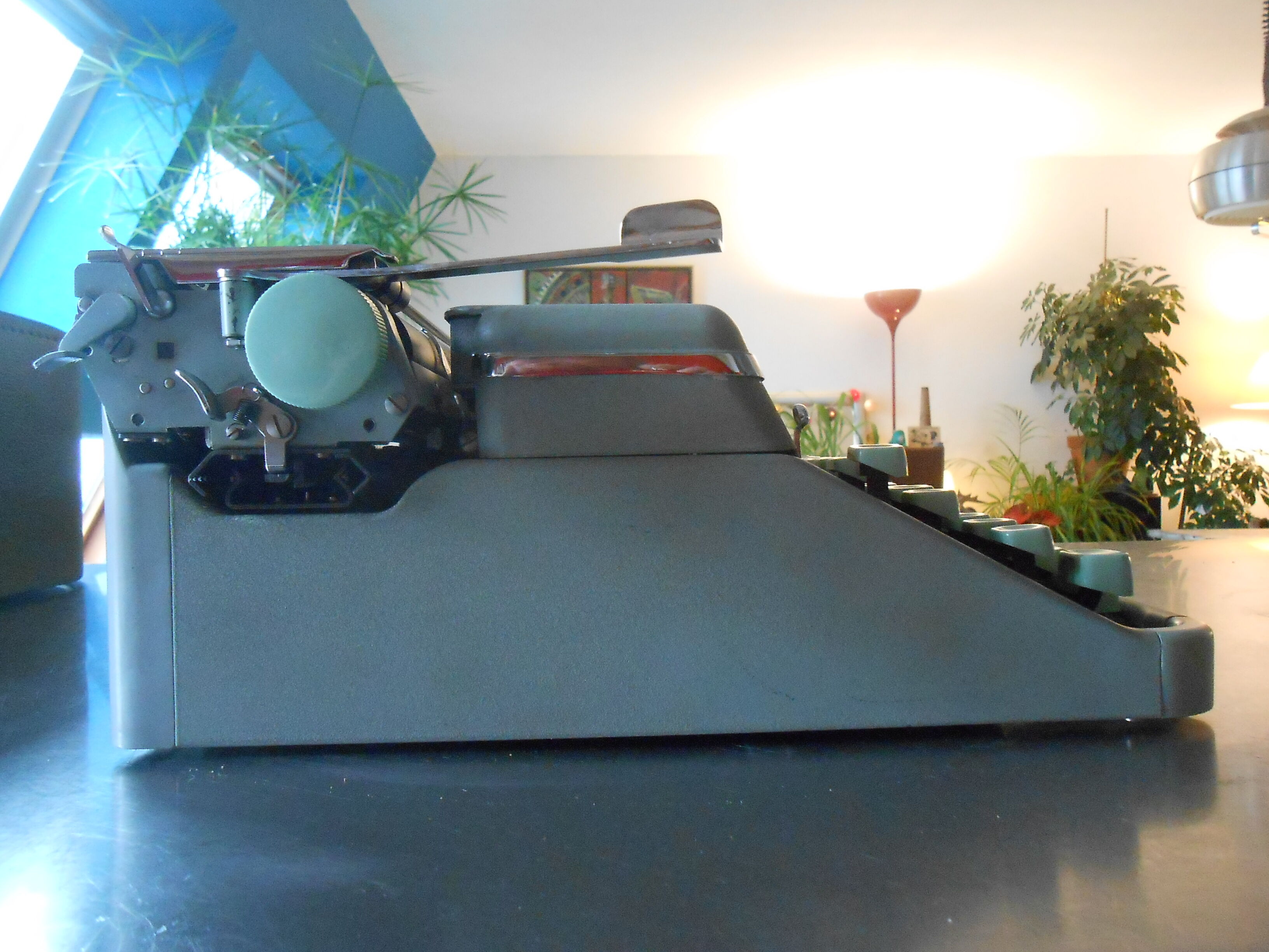 Hermes 2000 typewriter