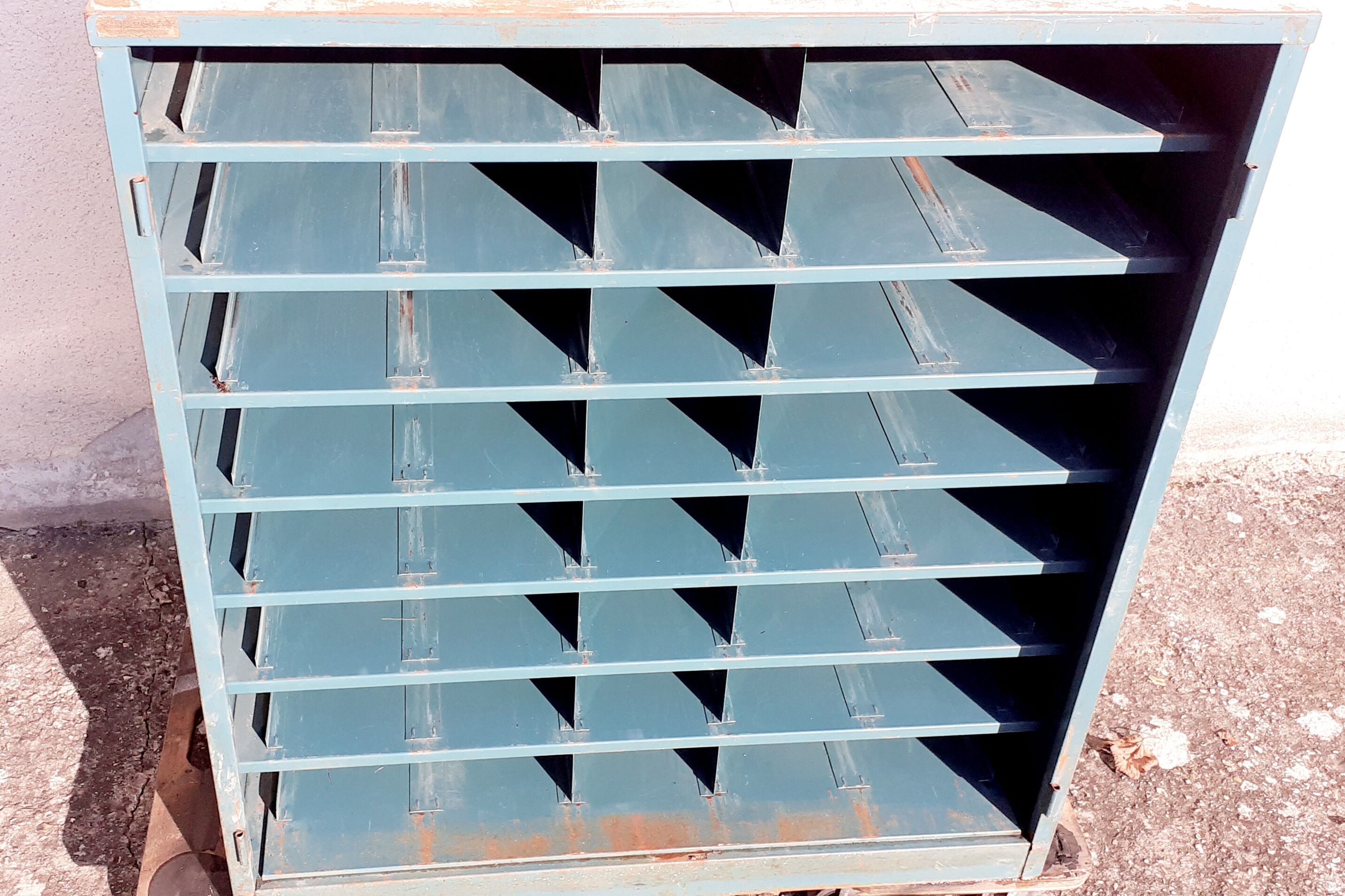 Industrial furniture Tiro-Clas