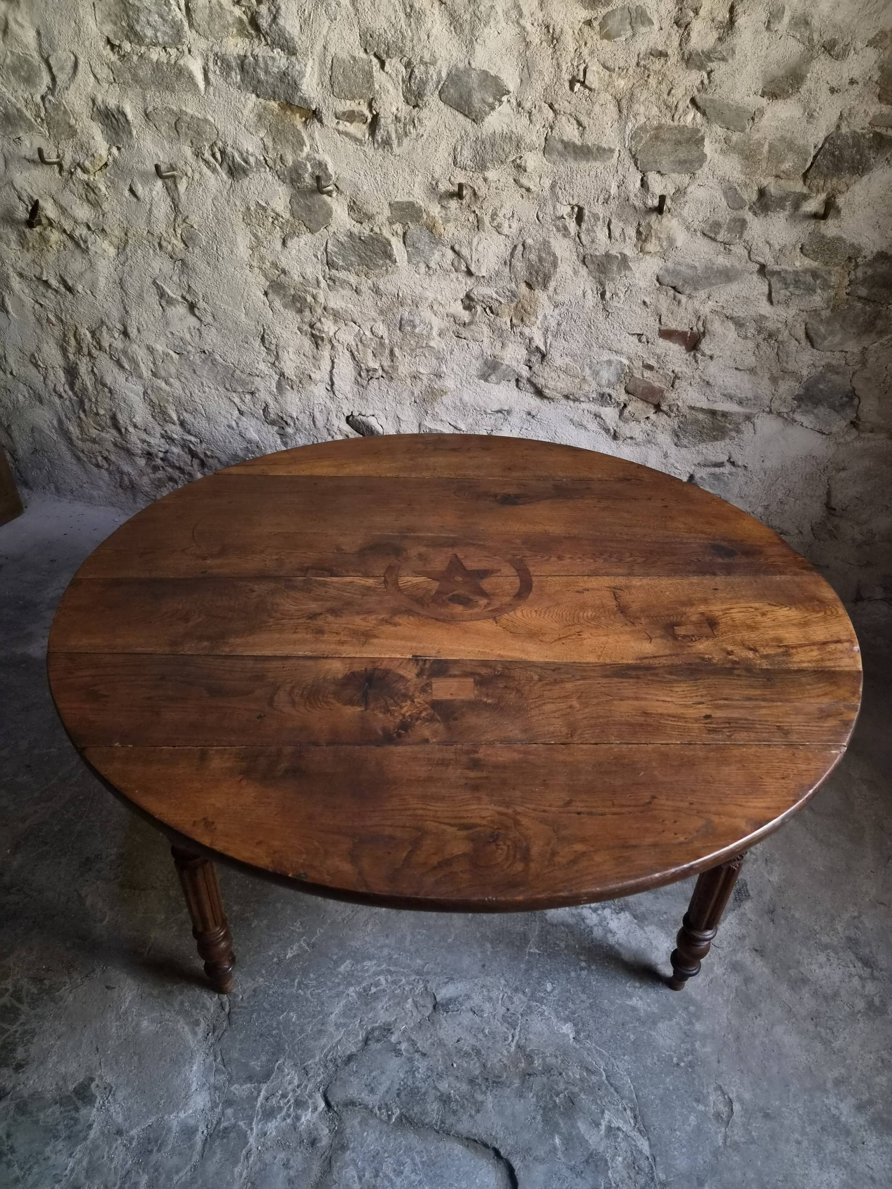 Table à manger ronde pliante ancienne française en chêne | Marqueterie étoile | c. 1850–1880
