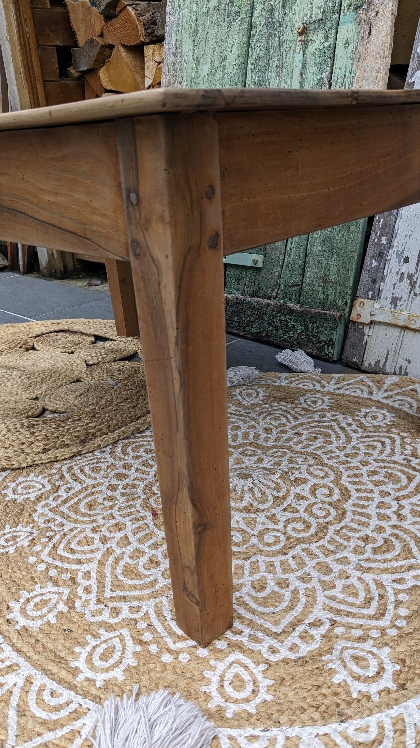 Coffee farmhouse table