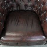 Classic English-style Chesterfield club armchair in cowhide leather