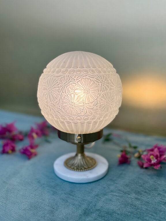 Art Deco lamp from the 1930s with a floral globe.