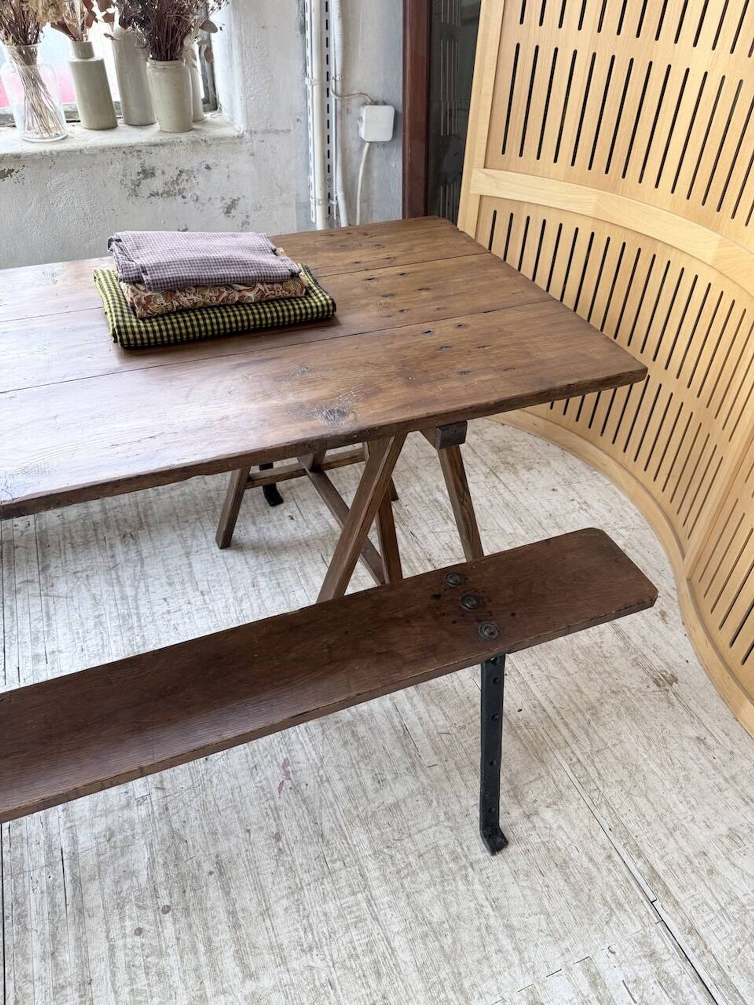 XXL trestle farm table 4m and its benches