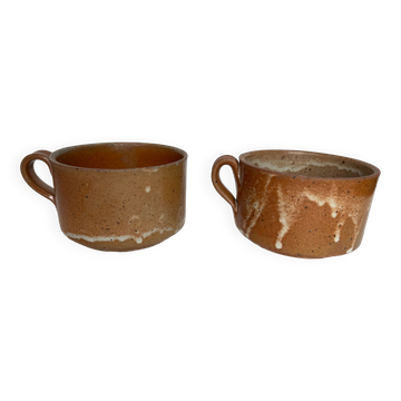 2 large stoneware cups