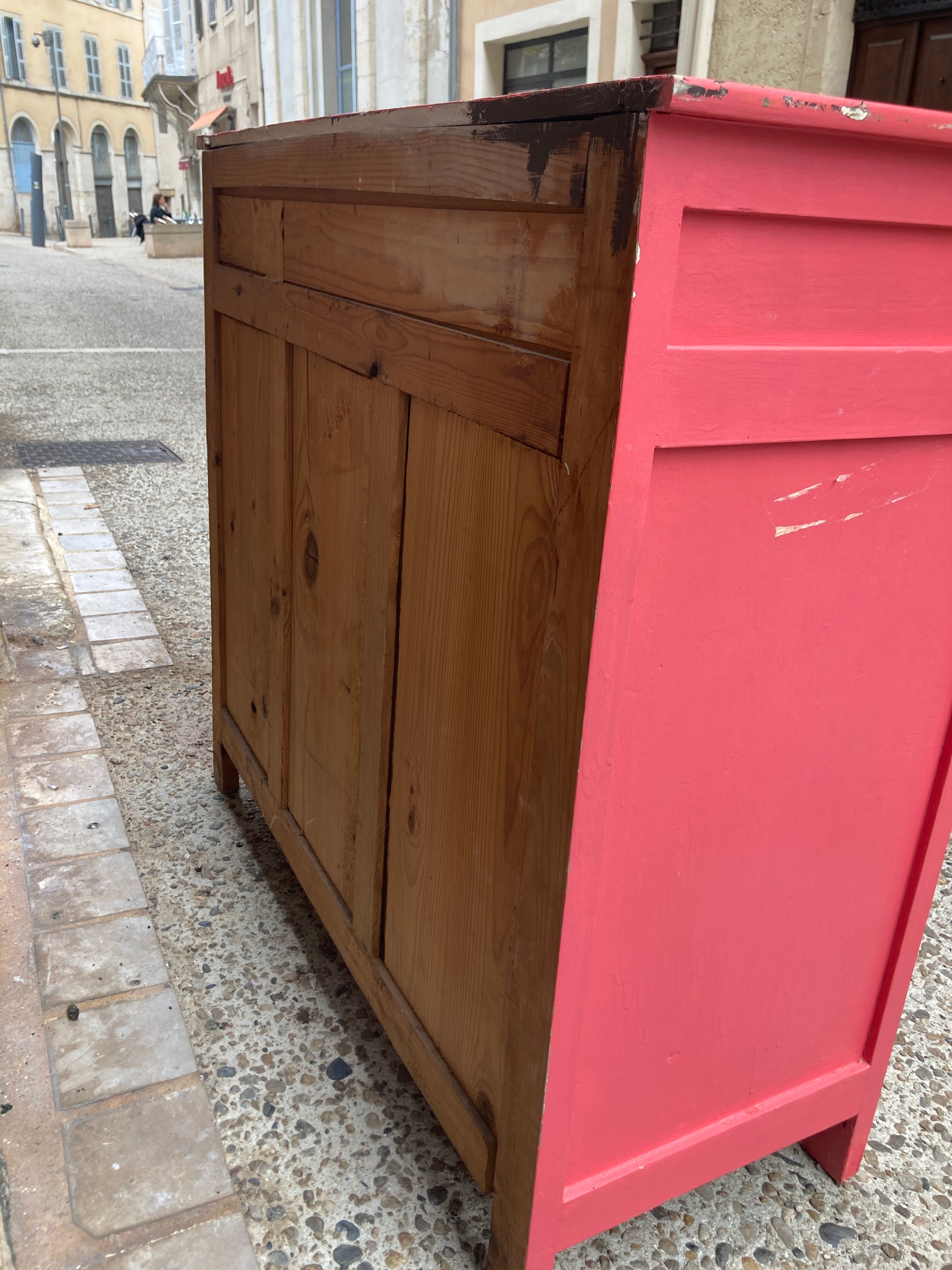 Pink Parisian buffet