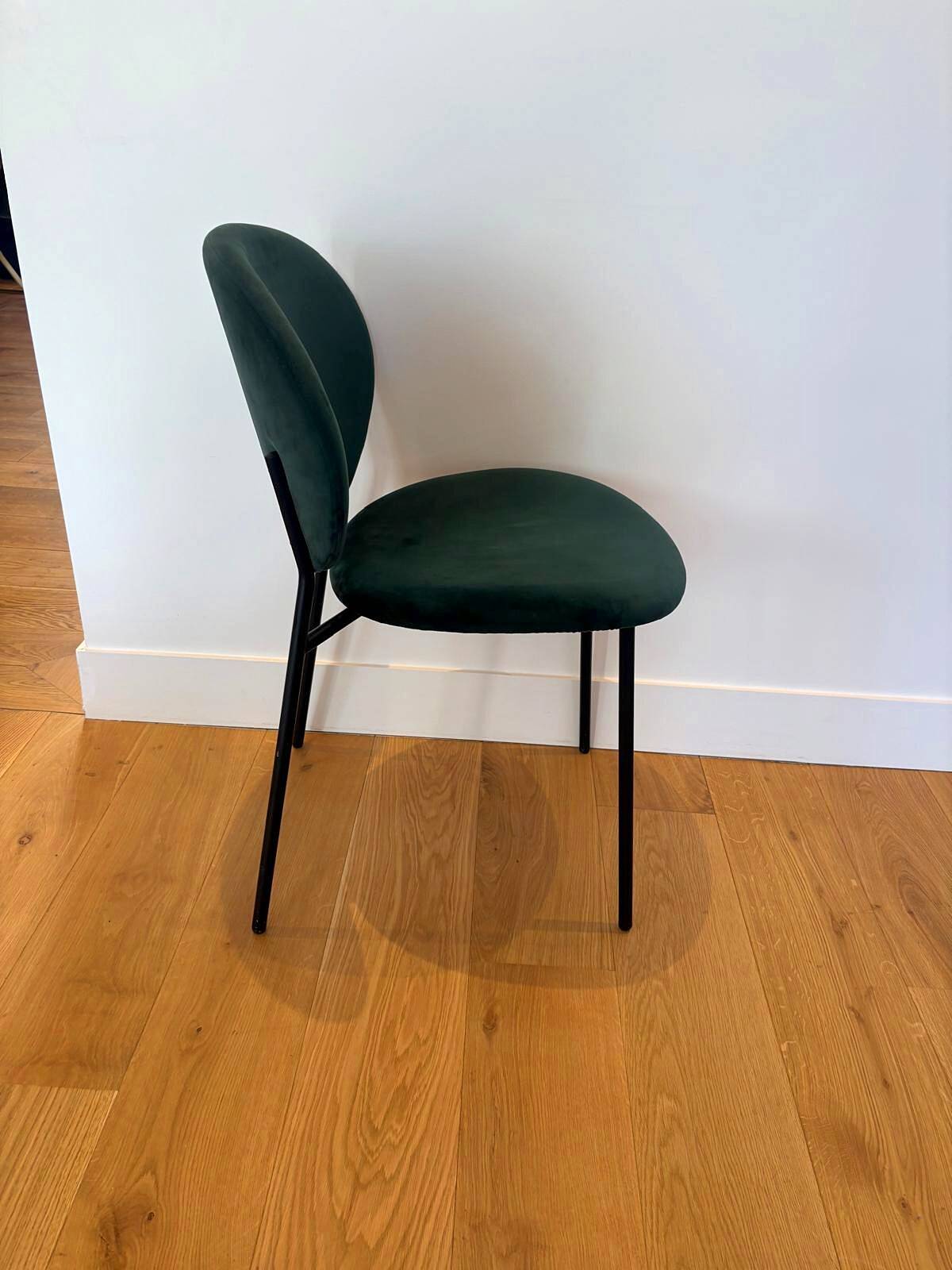 Set of 10 Calligaris Ines chairs in green velvet and tropical fabric.