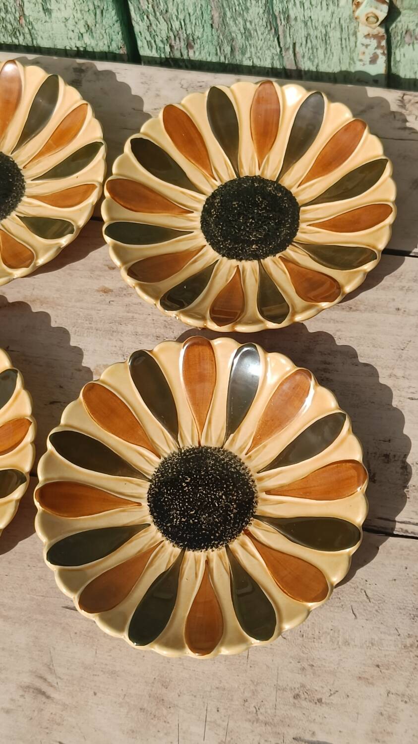 Sunflower bowls from Gien