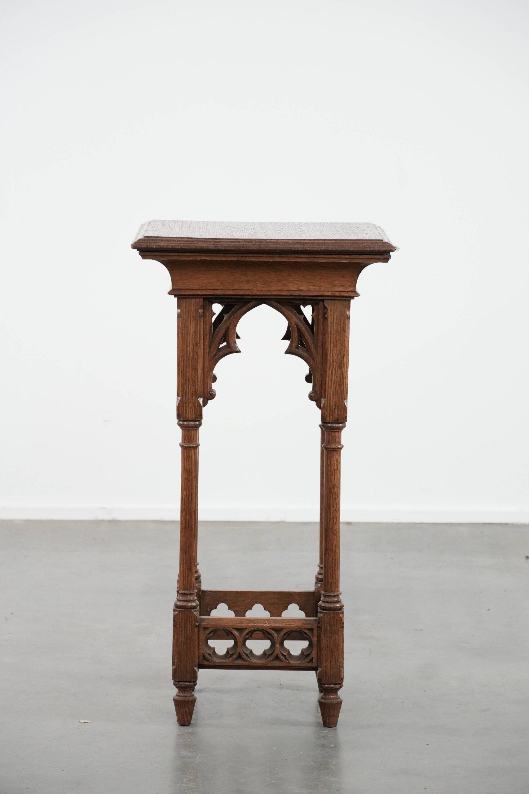 Elegant antique oak side table in Gothic style from the mid-19th century