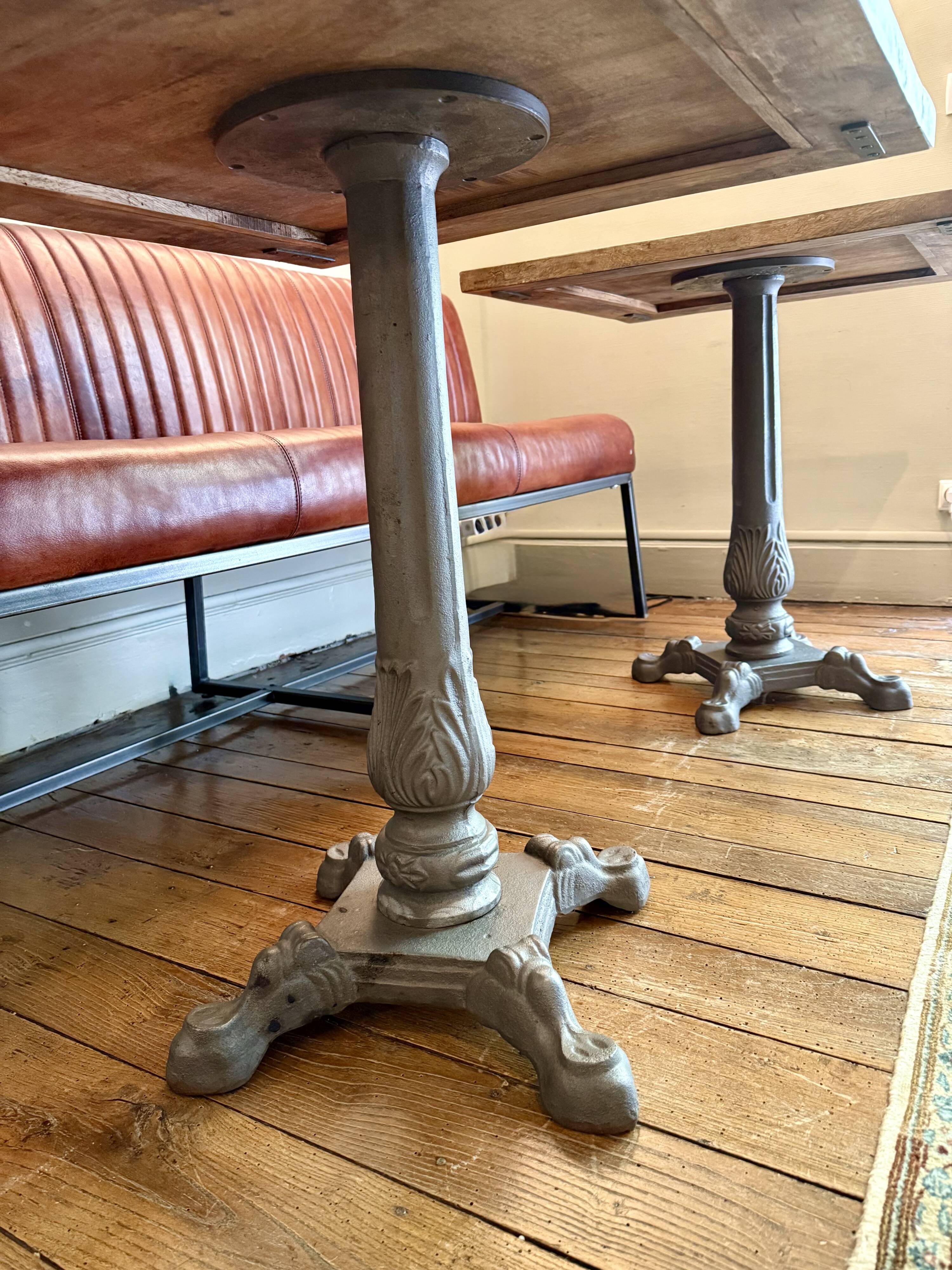 Table bistrot en manguier et fonte