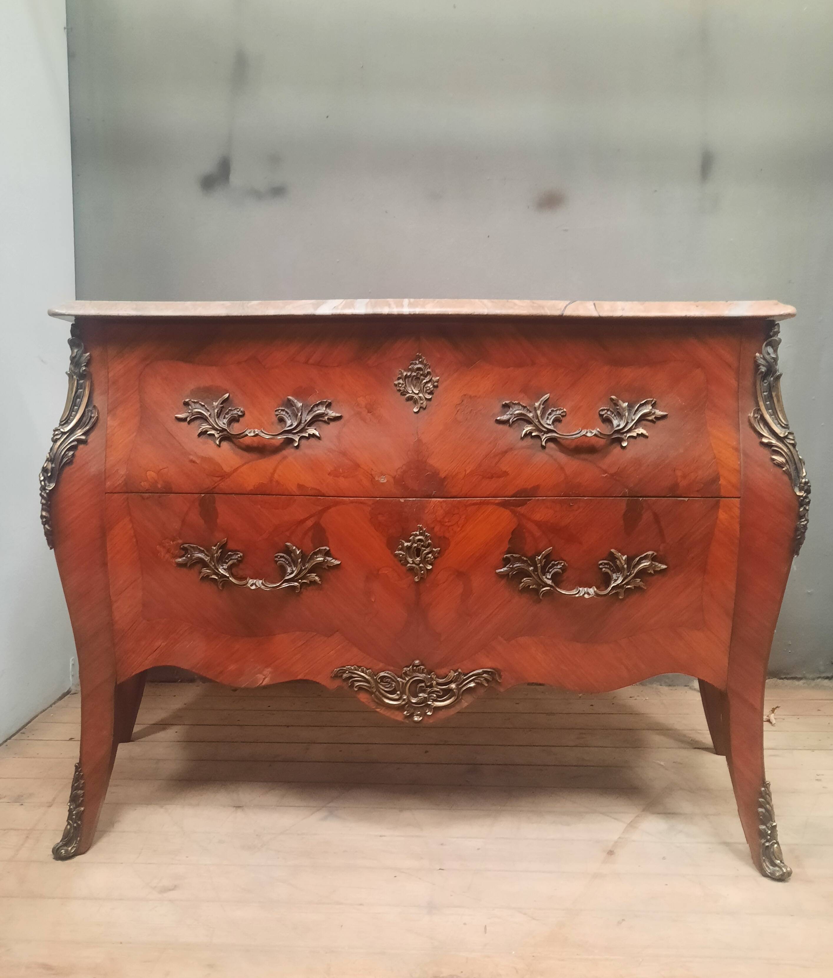 Louis XV style chest of drawers with floral marquetry