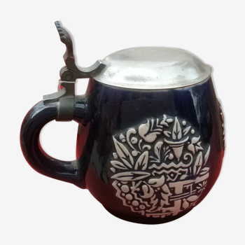 Blue porcelain beer chop