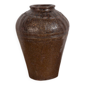 Petit vase ancien dans les tons sombres (c.1900)