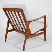 Fauteuil original restauré, tissu gris clair, années 1960, usine de meubles Swarzedzka