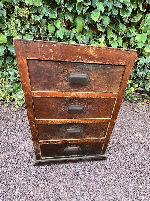 Cabinet - 4 drawer trade furniture with shell handles