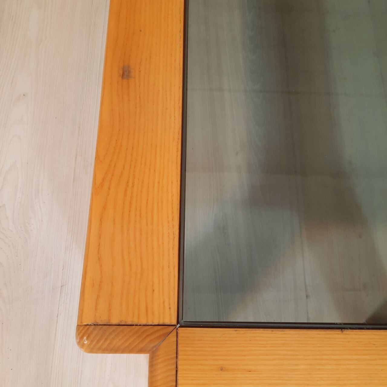 Pair of coffee tables 1970/1980