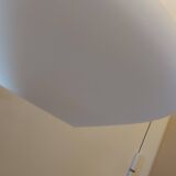 Vintage suspension in white opaline