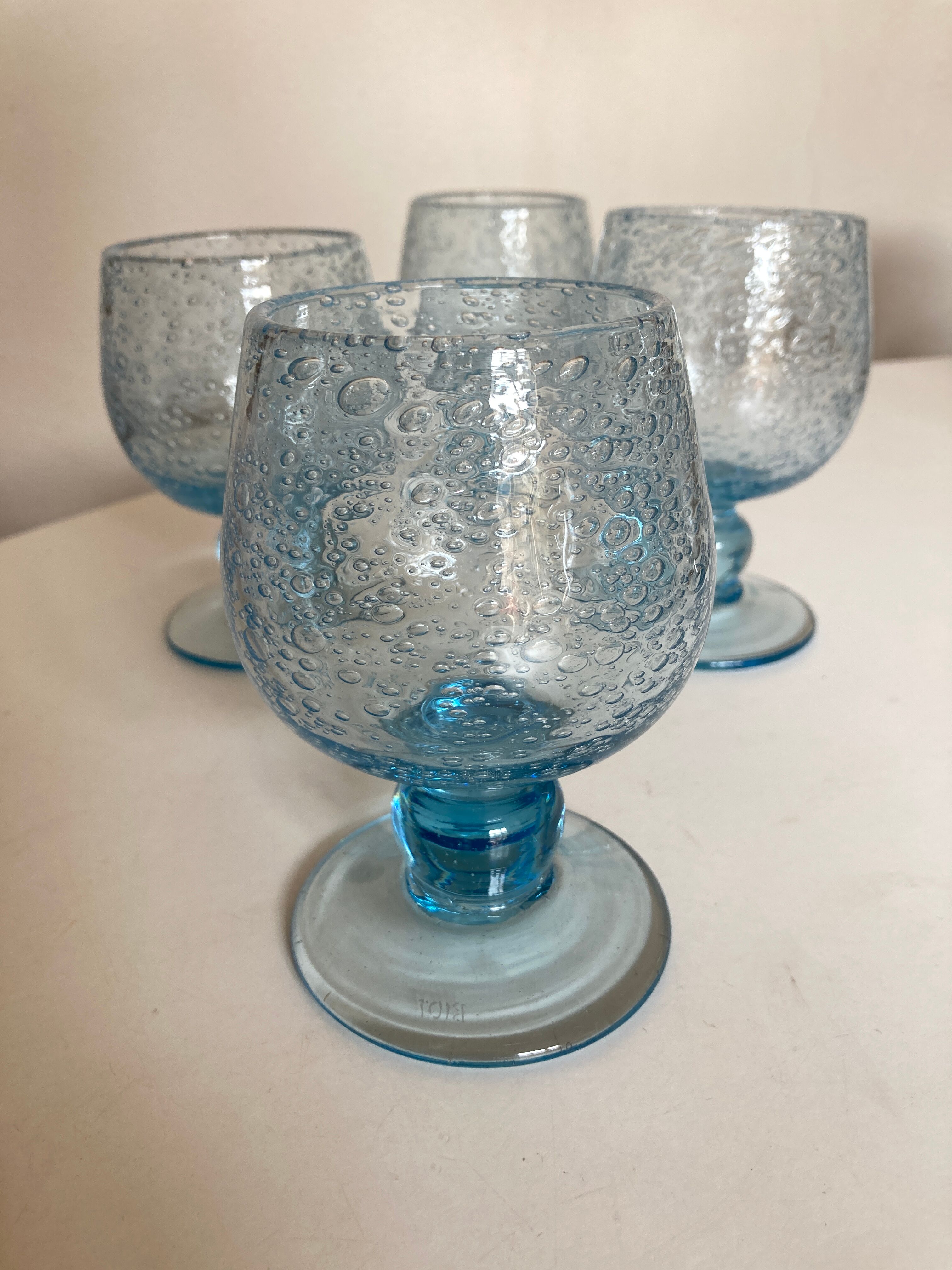 Set of 4 glasses cups on foot in bulled glass from Biot 1960