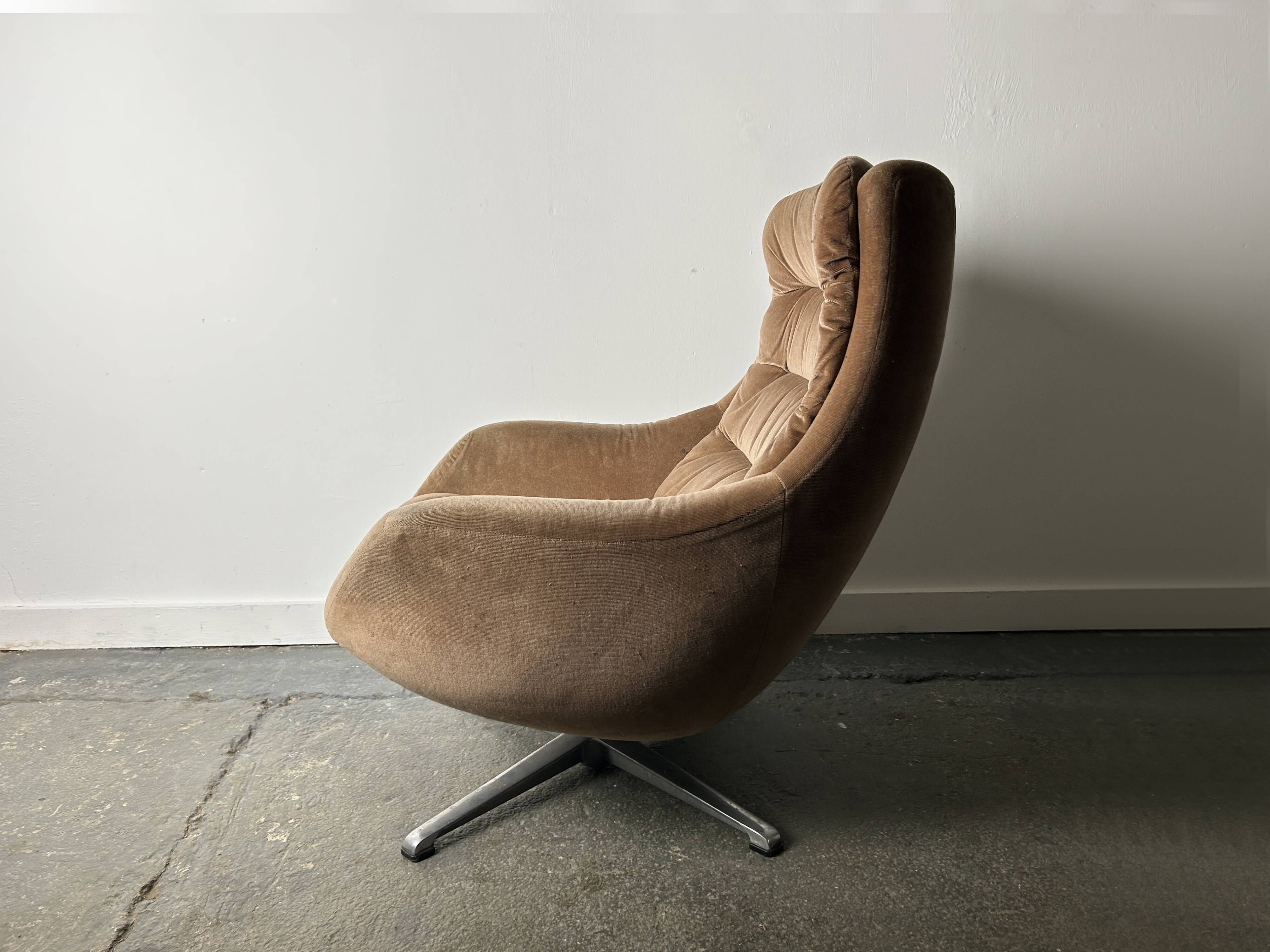 Rodney Kinsman Mid-century 1960s corduroy swivel lounge chair