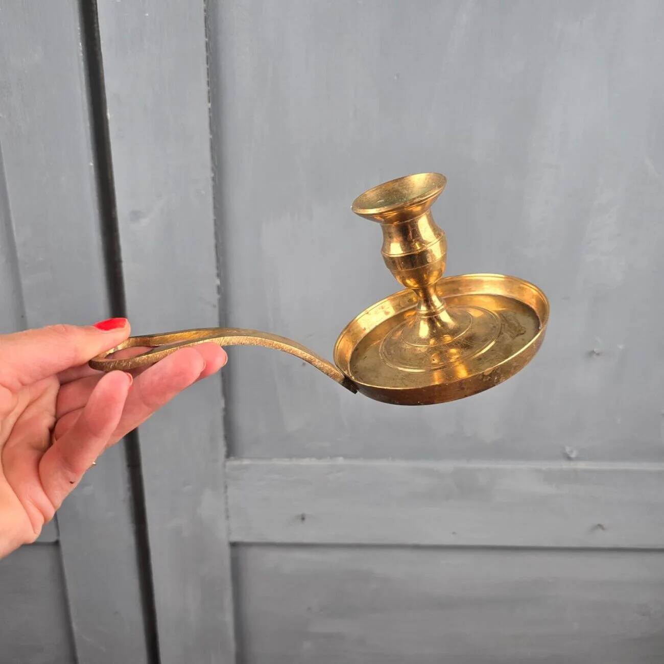 Vintage brass cellar rat, geometric handle in Art Deco style.