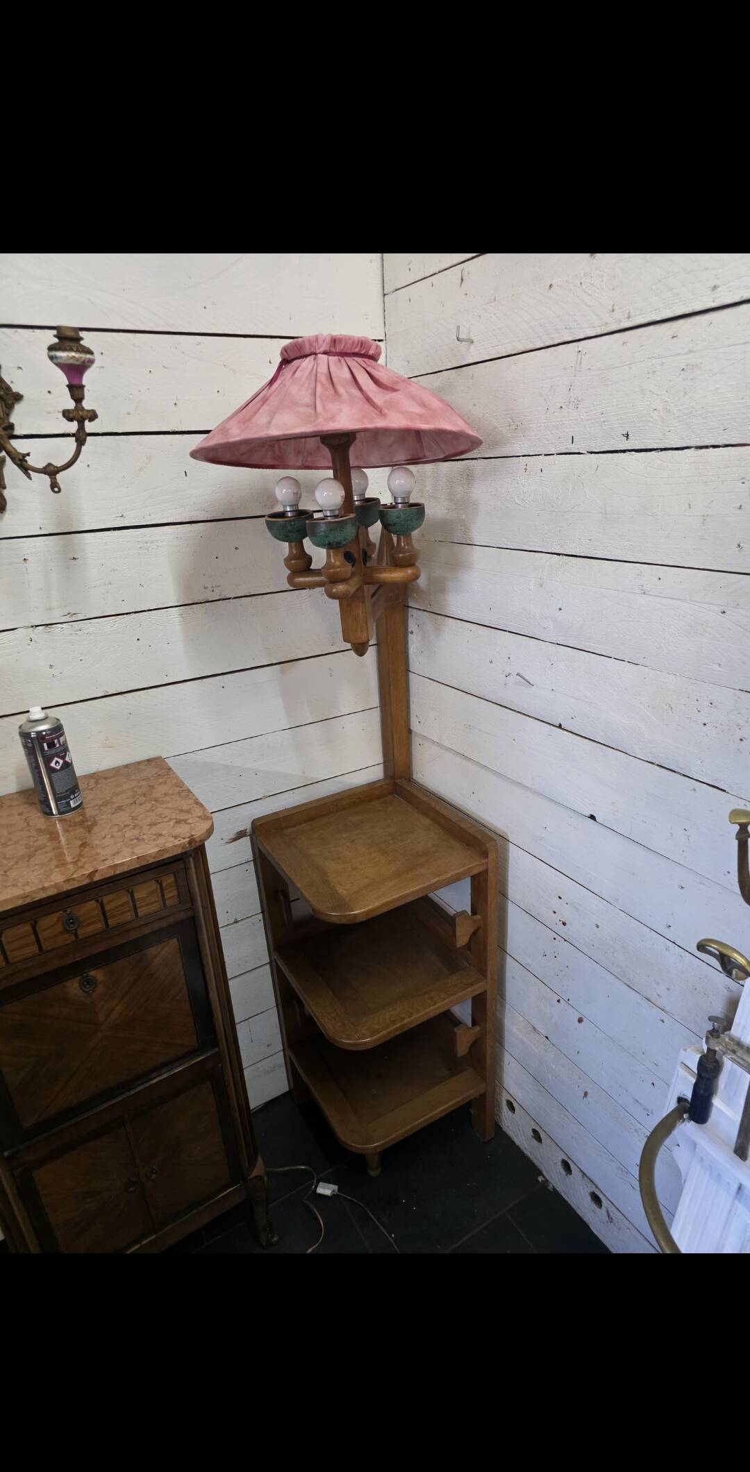 Guillerme and Chambron floor lamp in oak from the 1960s.