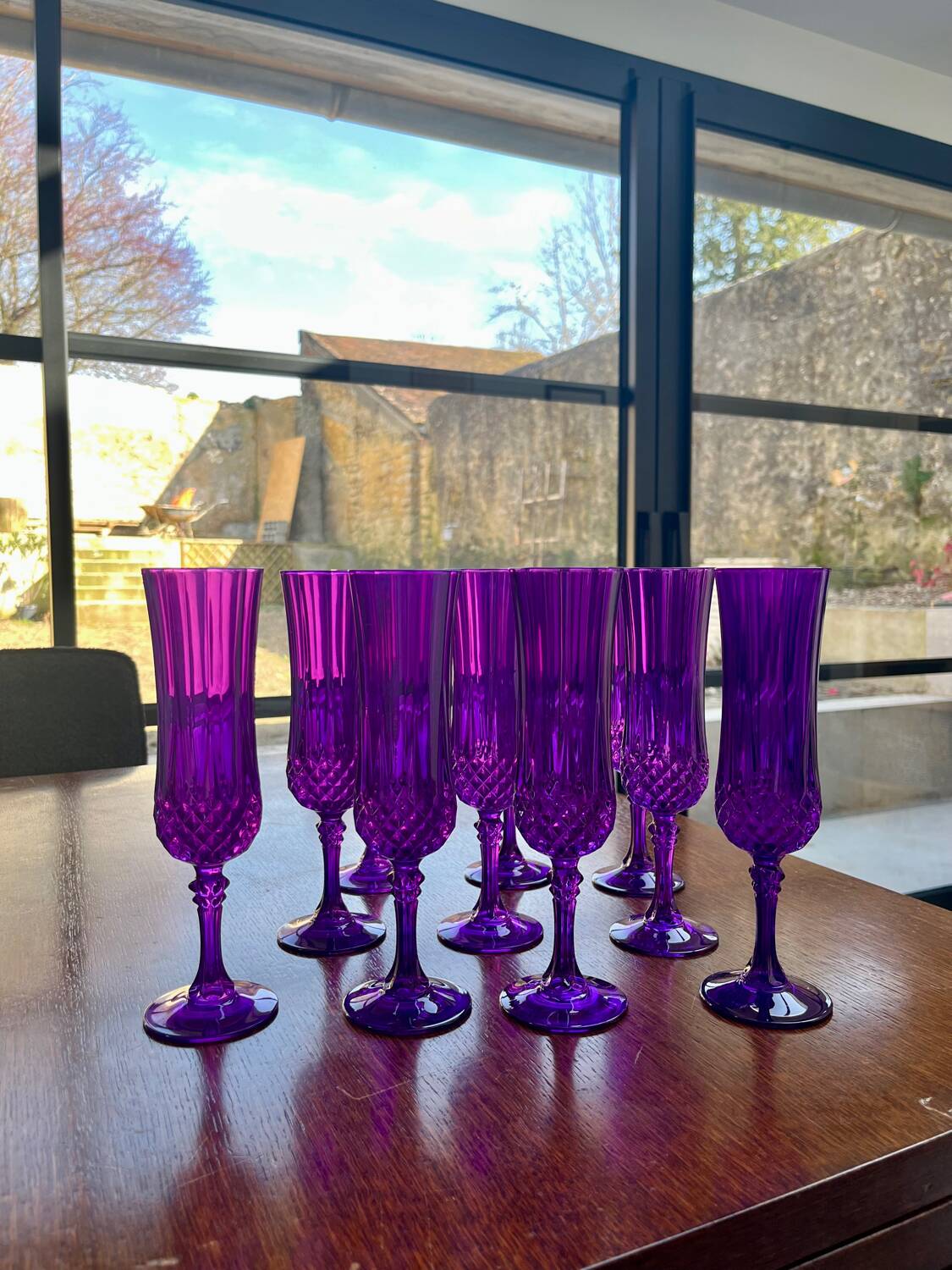 10 purple champagne flutes