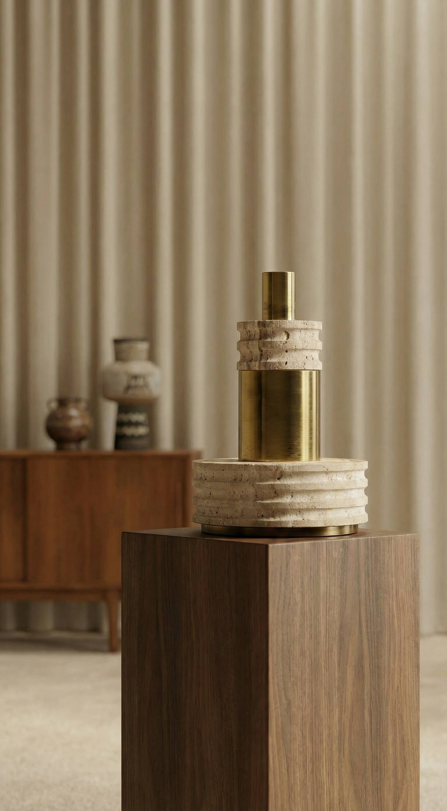 Lamp base in travertine