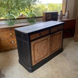 Central island counter