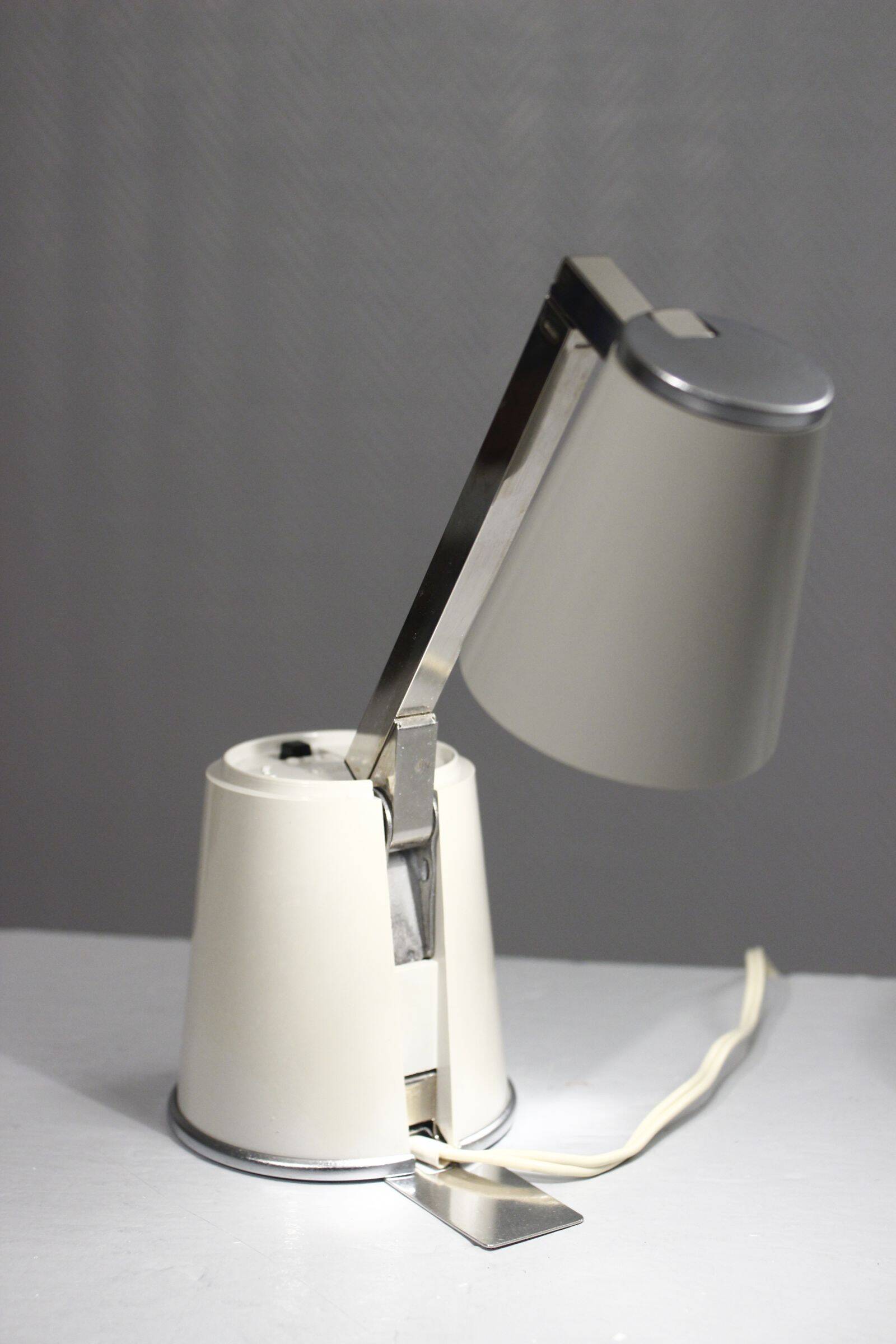 Vintage travel lamp pill-shaped extendable design "Lampette" Germany 1970s