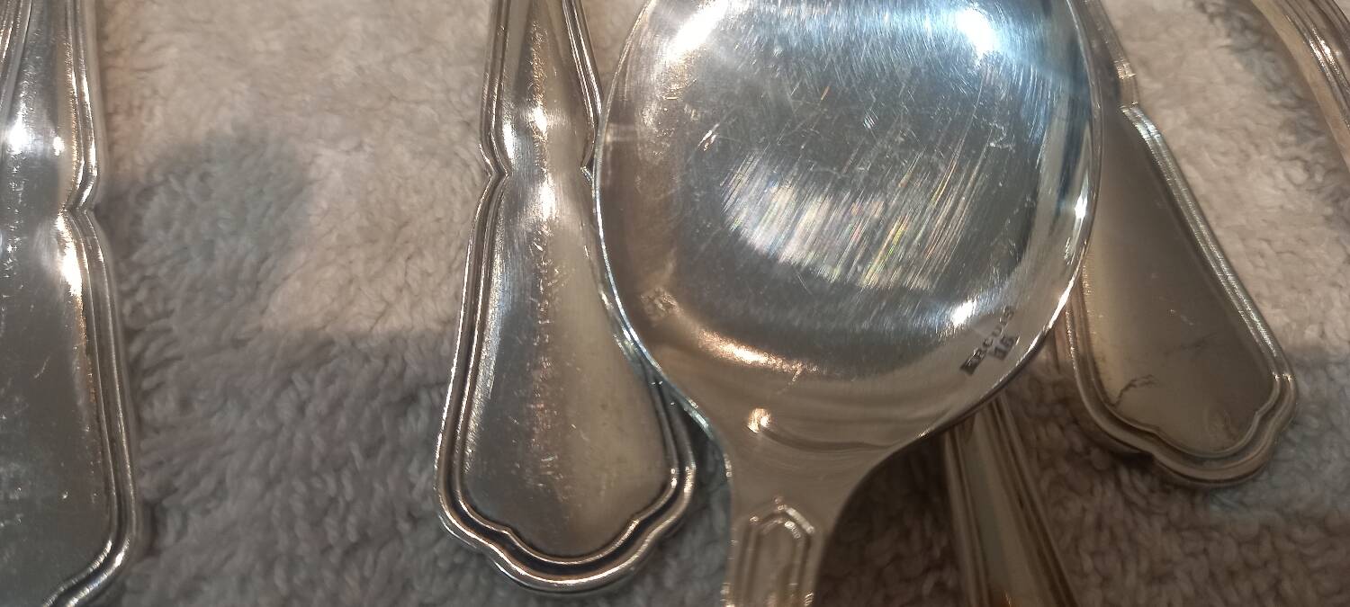 12 silver-plated ice cream scoops, Ercuis goldsmith, 13.7cm contours