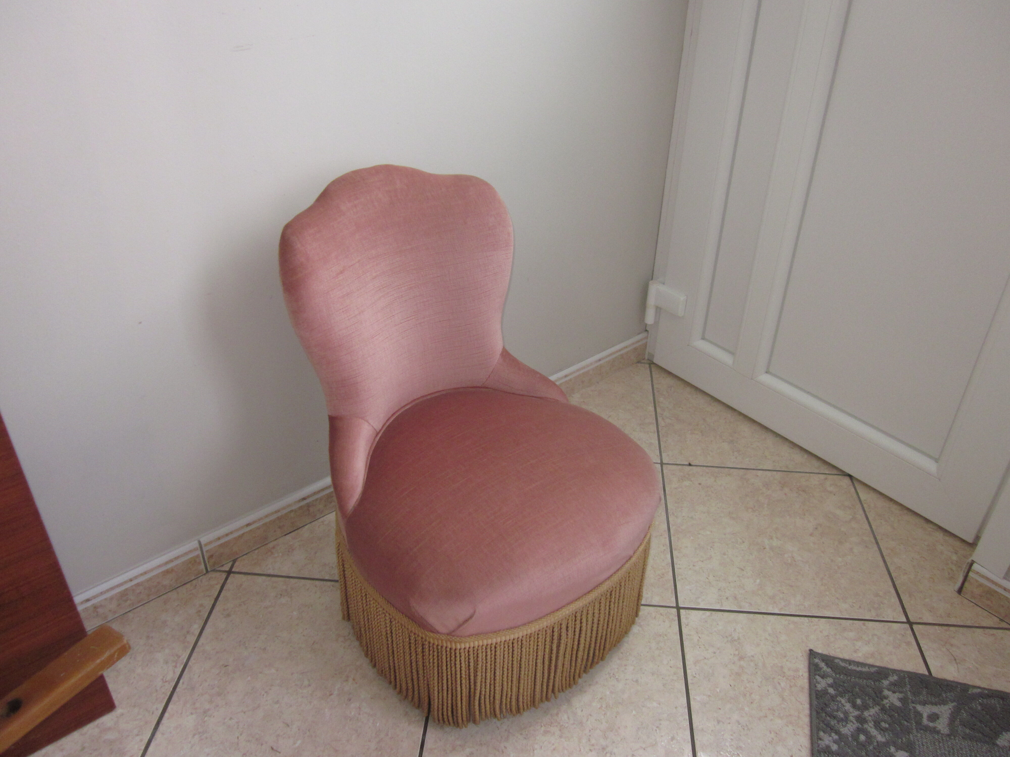 Vintage toad armchair