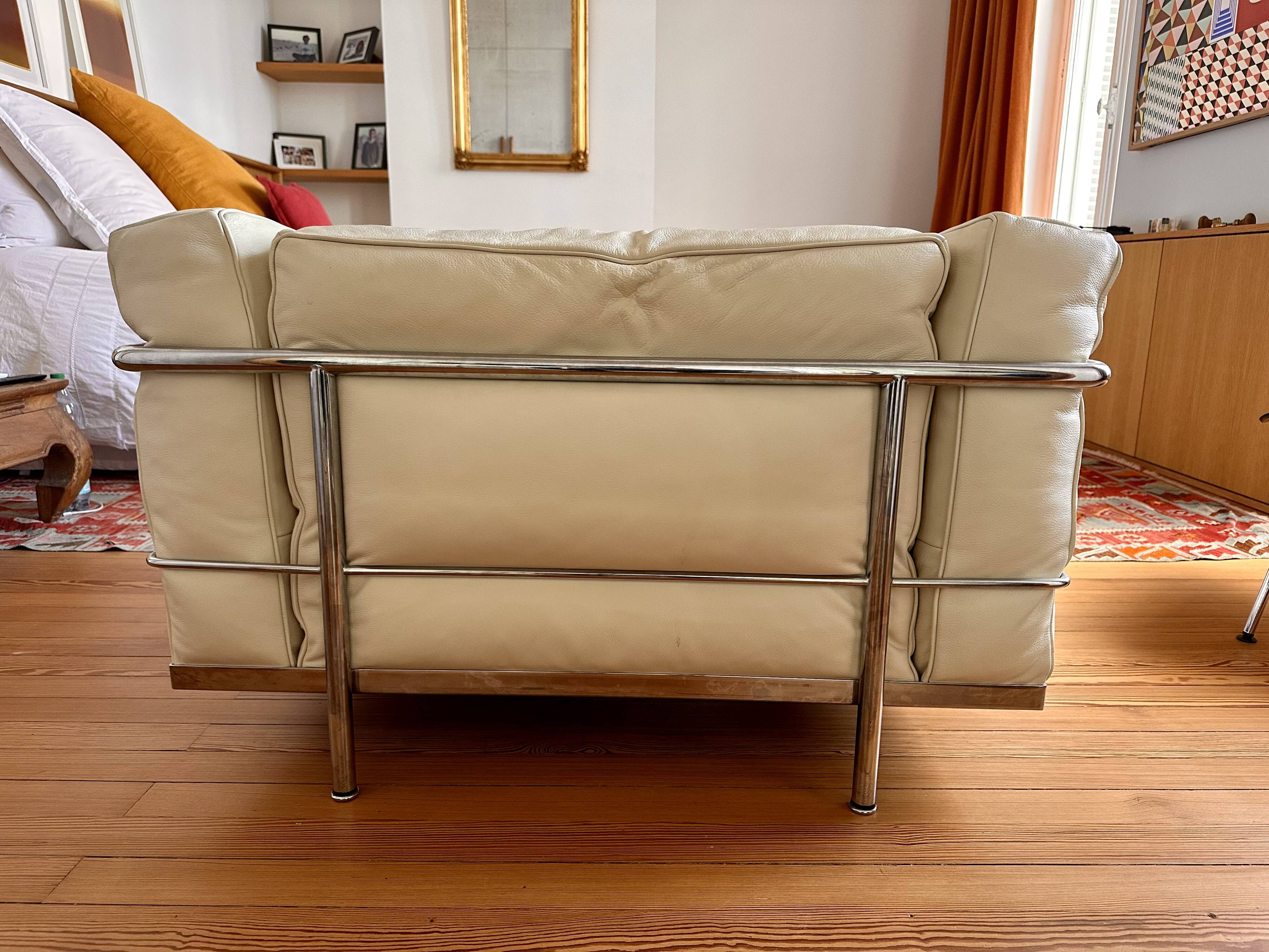 Cassina lc3 armchair authentic - luxury version in feathers - excellent condition