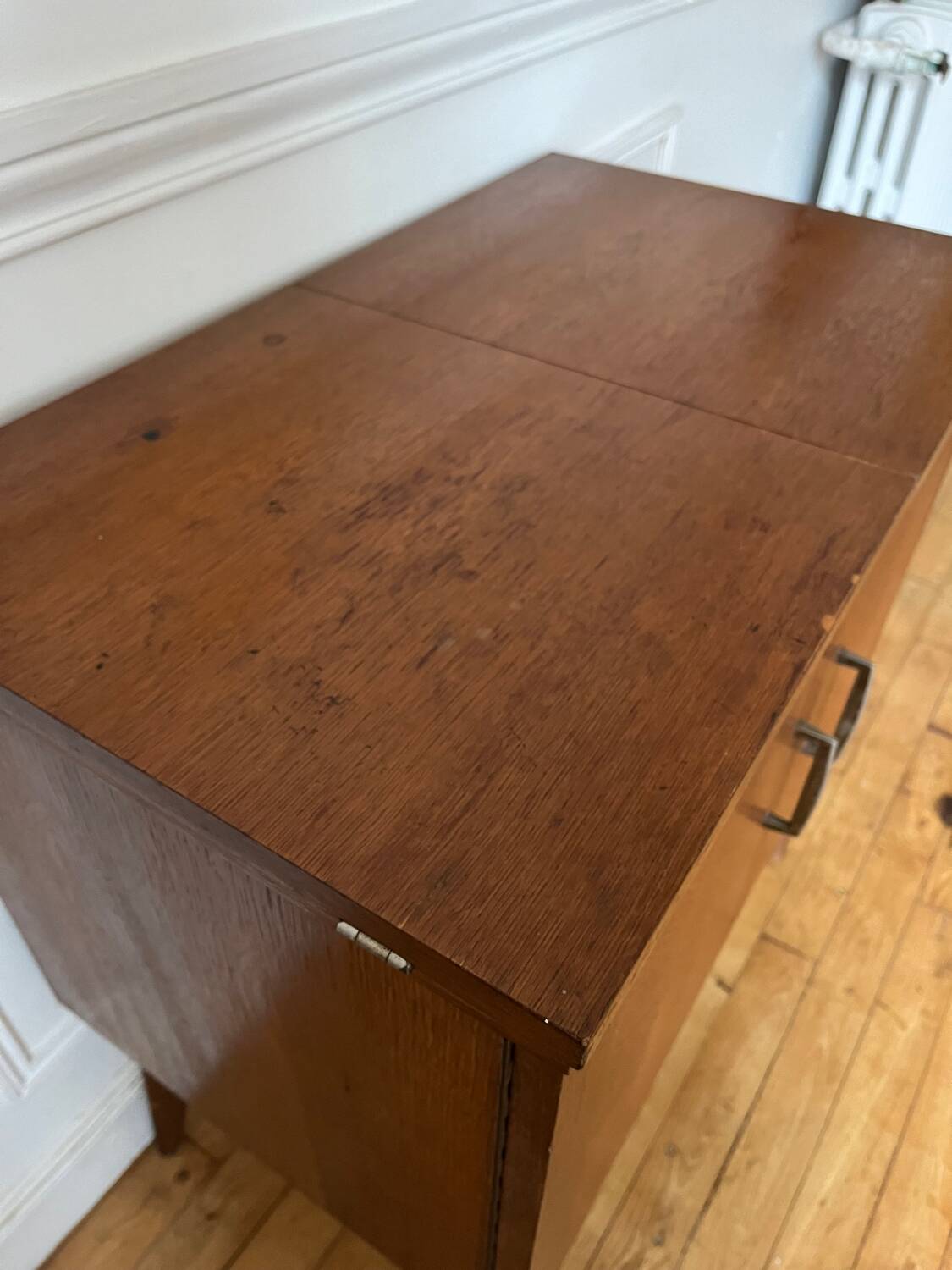Meuble d’appoint vintage pieds compas