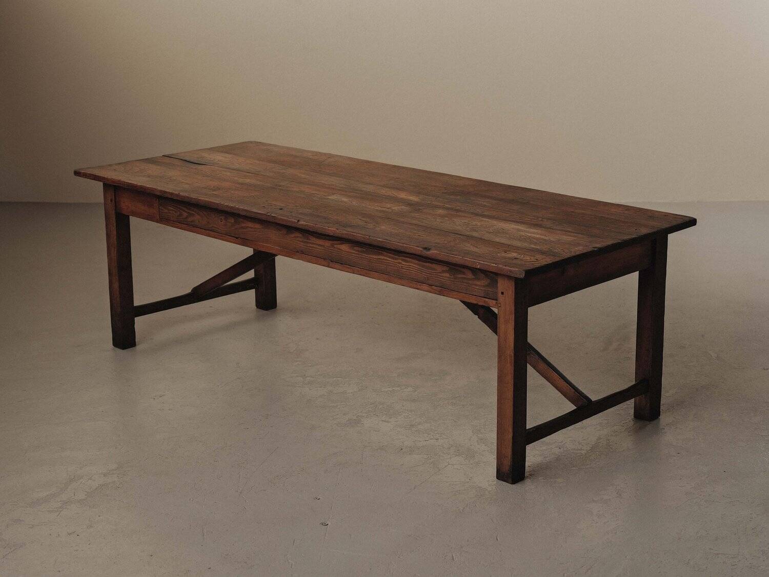Large farmhouse table in solid pine – Auvergne, around 1900