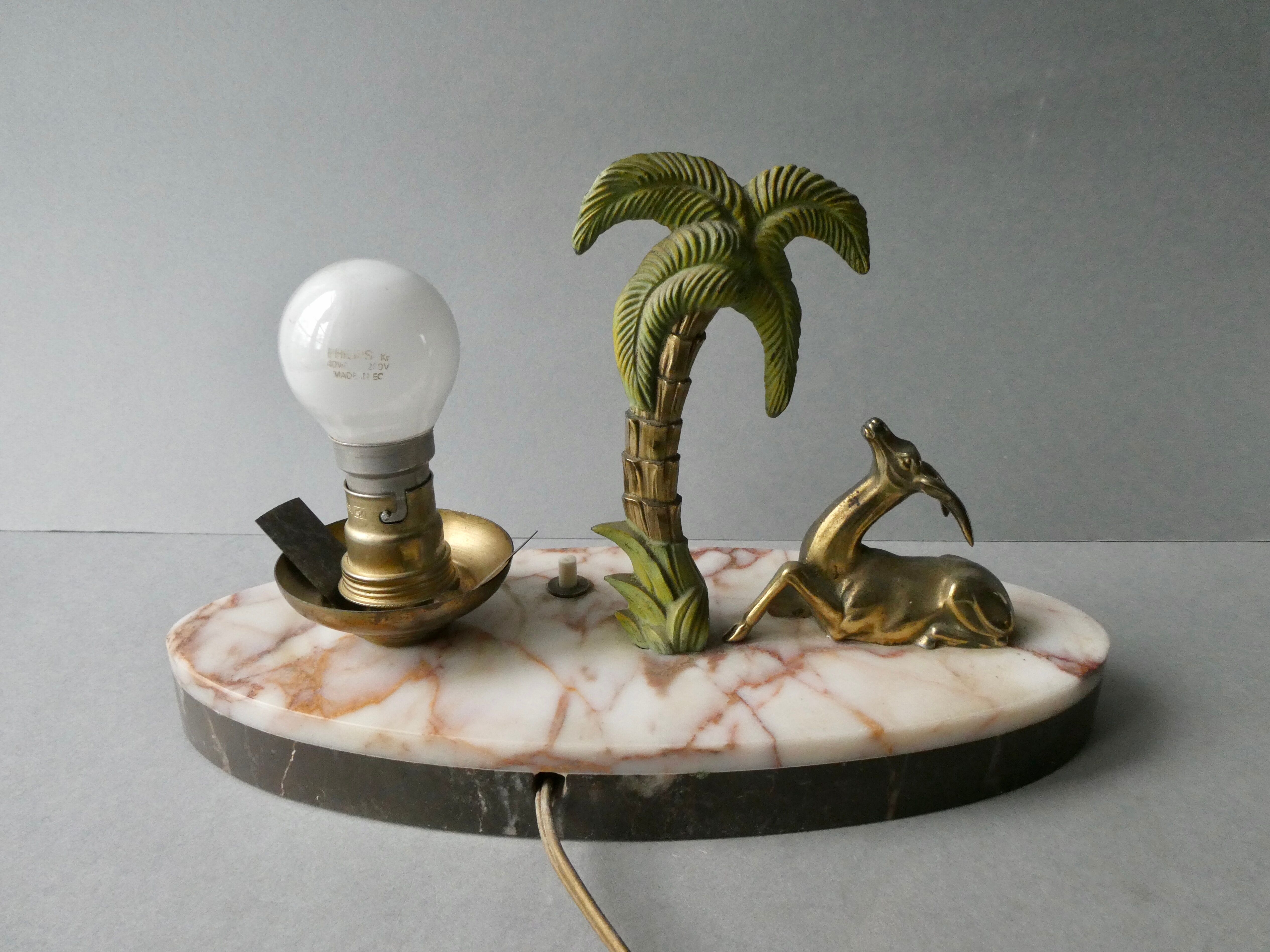 Art deco lamp