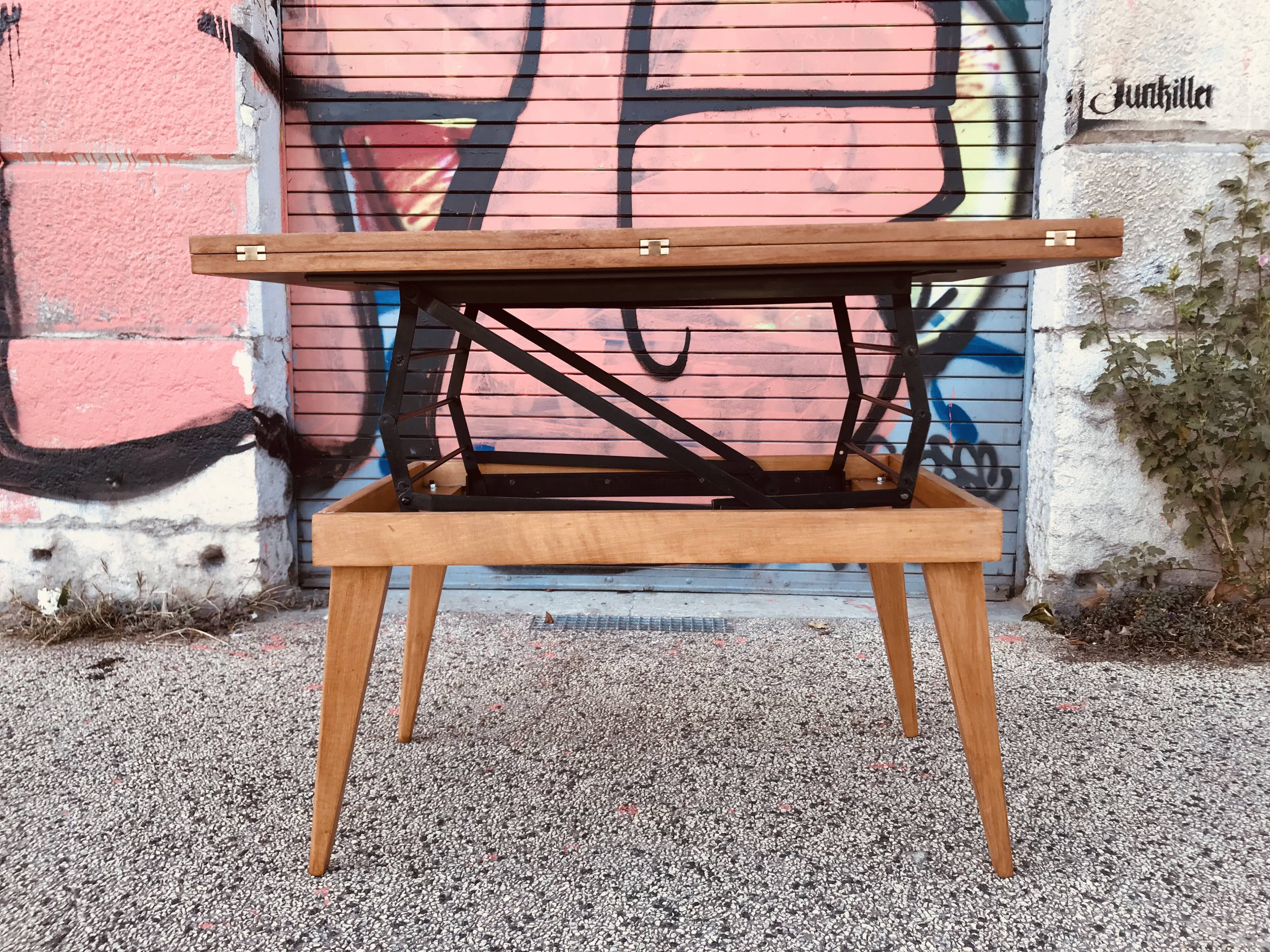 "Revelation" wallet table by Albert Ducrot