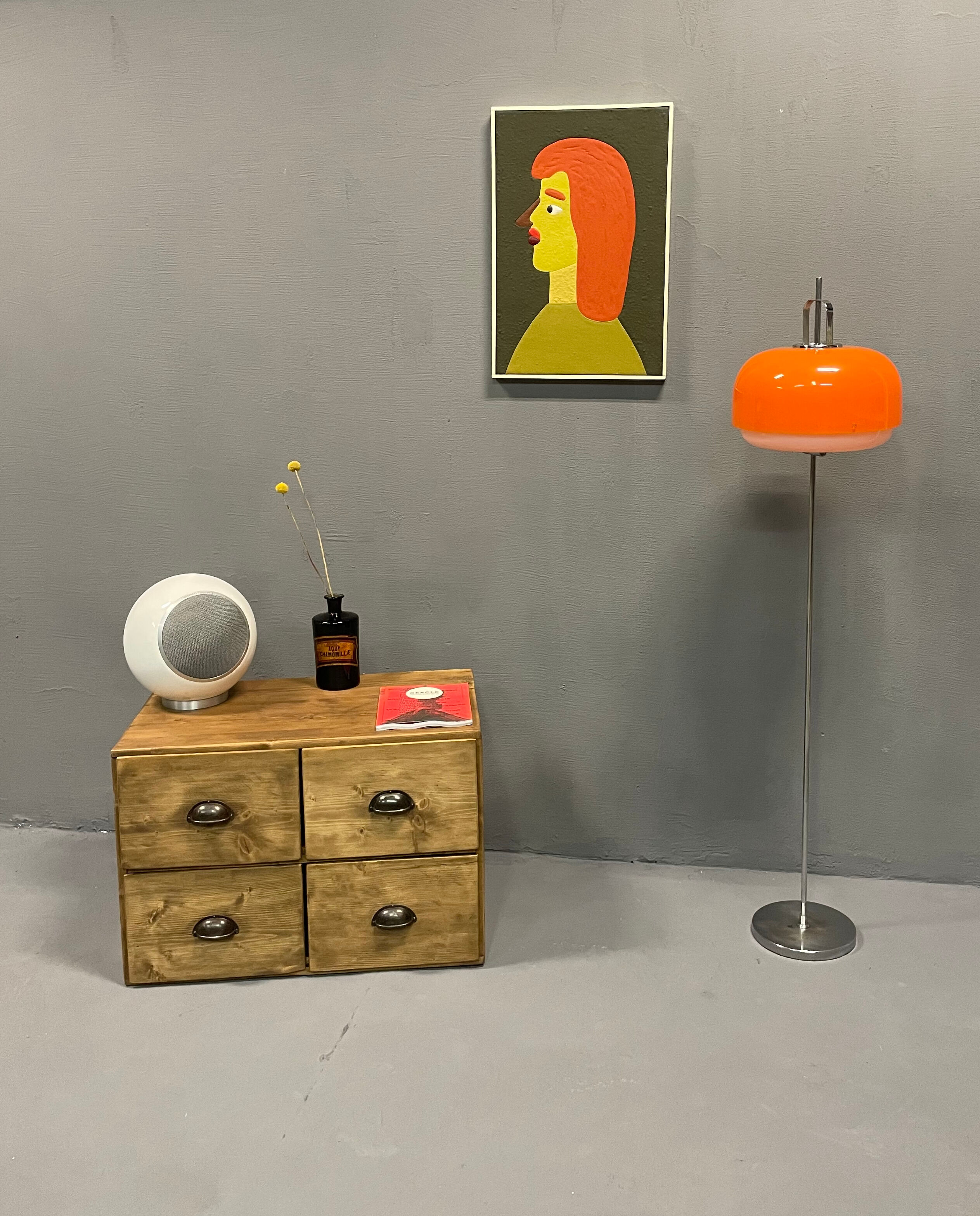 Small piece of furniture with 4 drawers