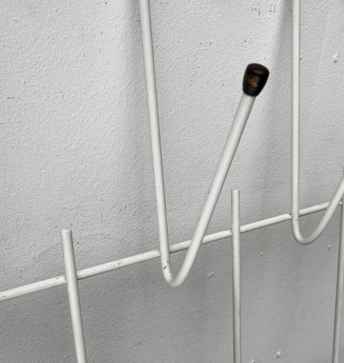 Minimalist German rope coat rack from the mid-century, 1960s.