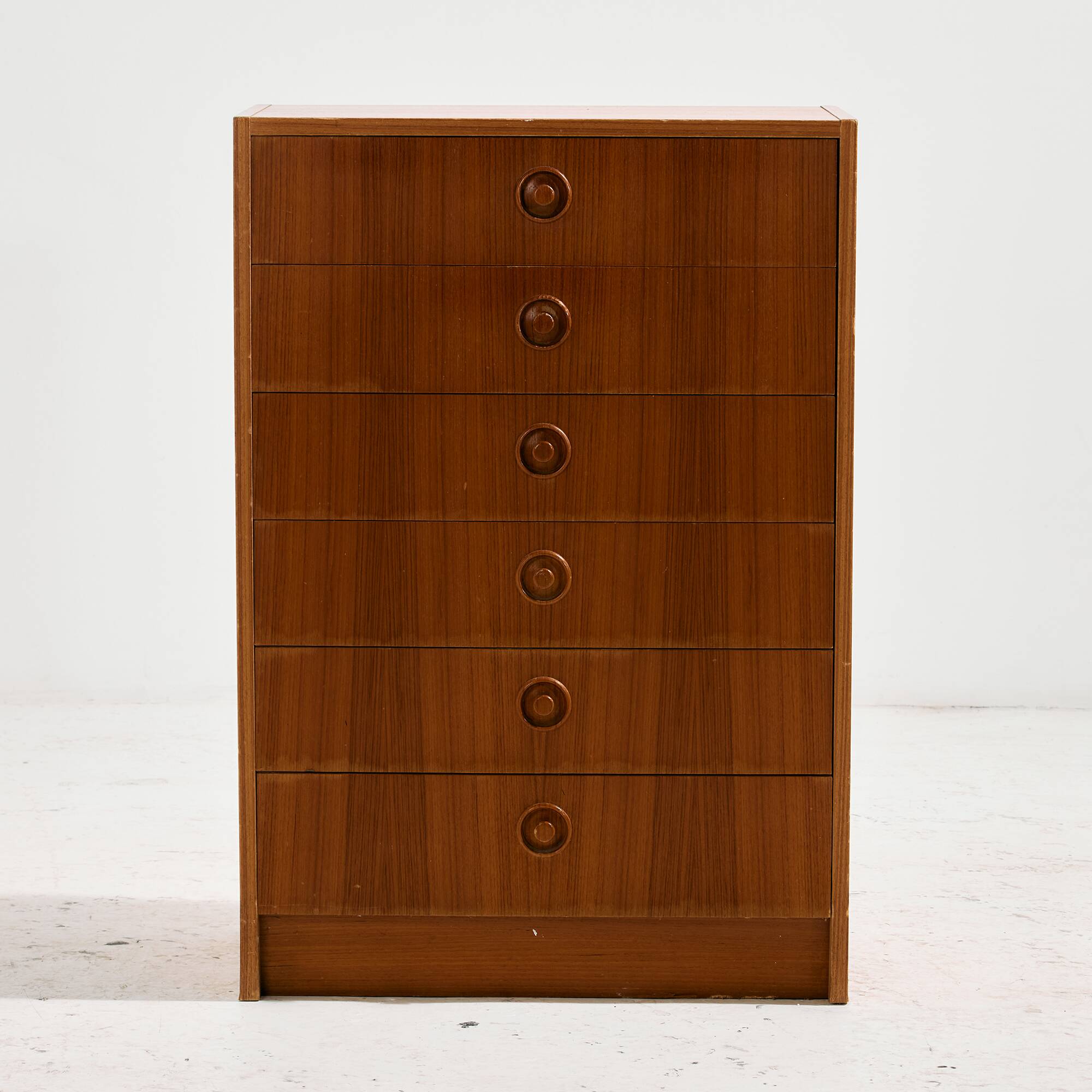 MK10127 Teak dresser with six drawers