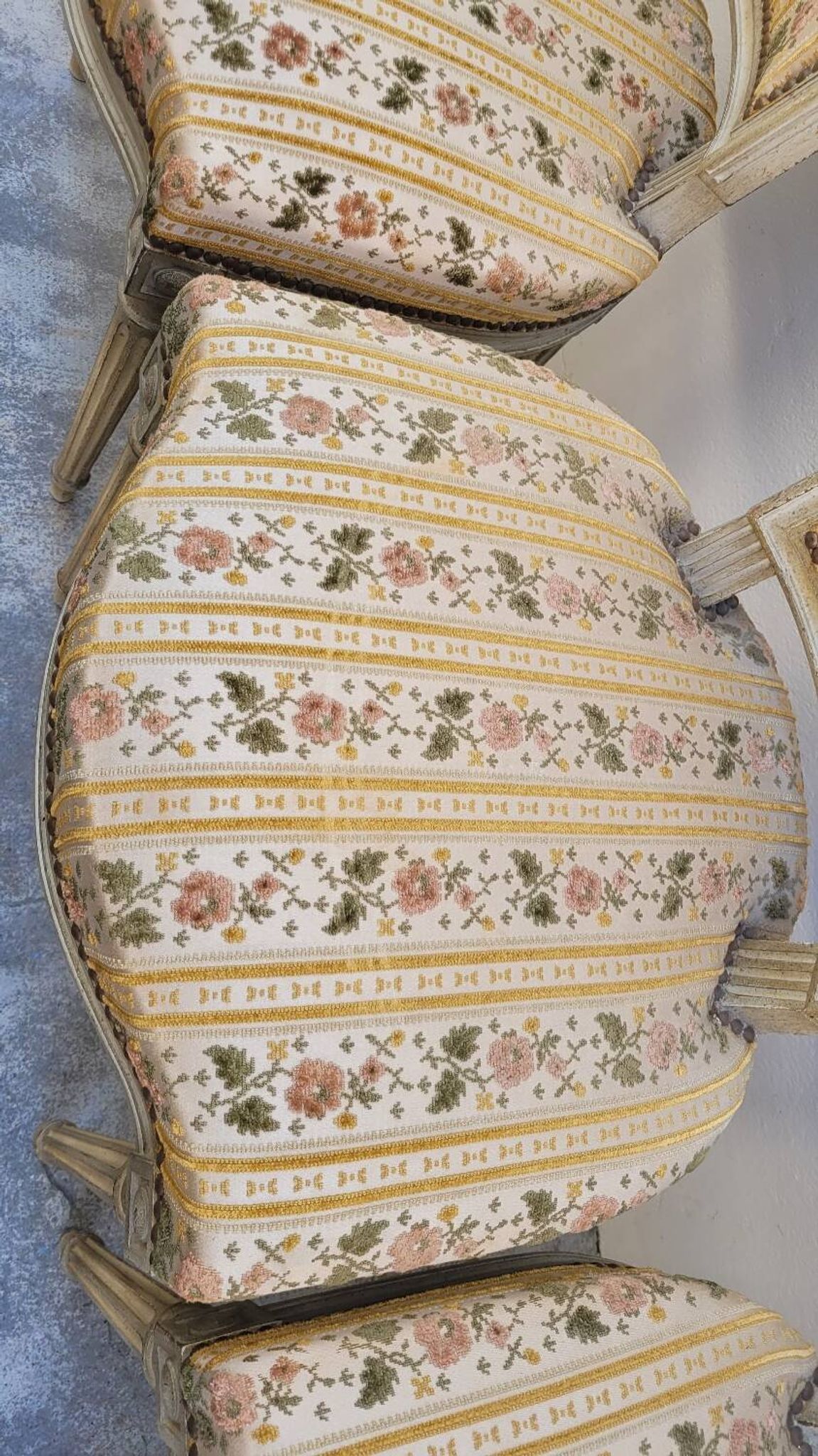 Série de 4 chaises de style Louis XVI ancienne