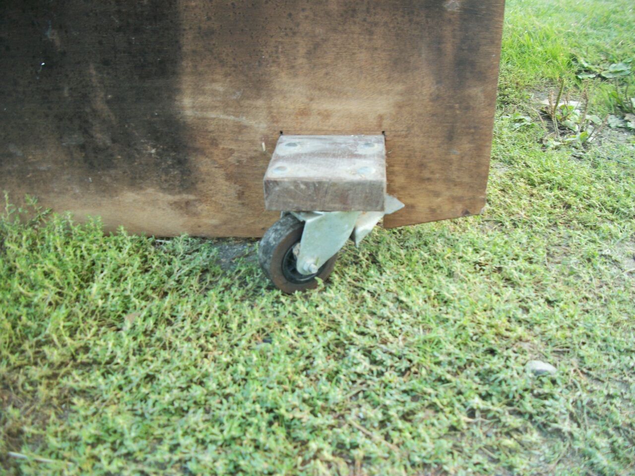 Staircase access scenic / shelf on roullettes